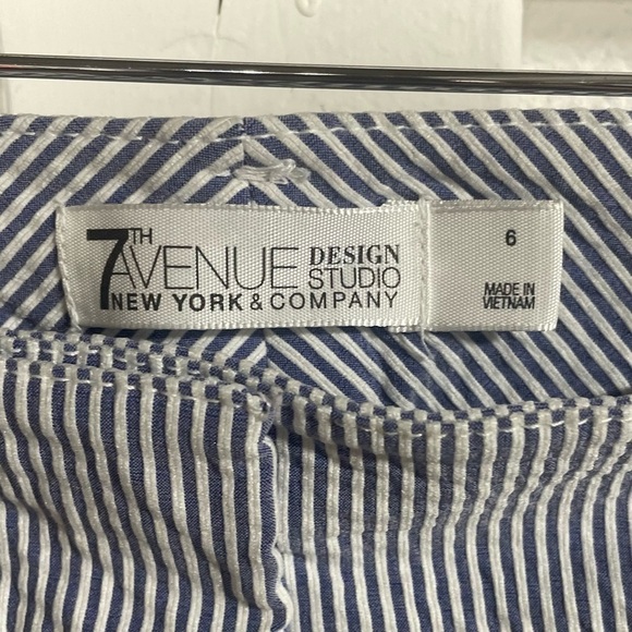 7th Avenue Design Studio New York & Company Blue Seersucker Capris Pants Sz 6 - Picture 2 of 4